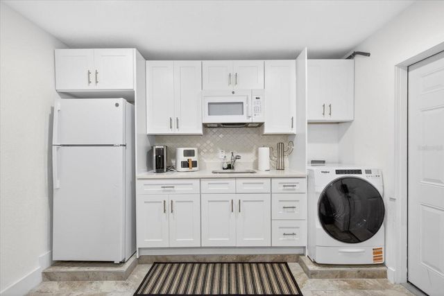 8902 N HAMNER AVENUE, Tampa, FL 33604