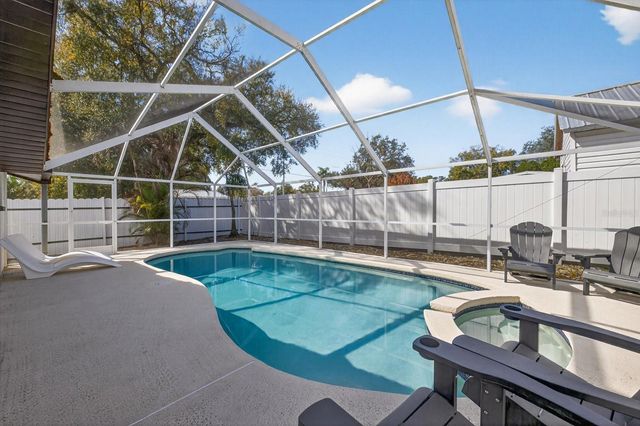 8902 N HAMNER AVENUE, Tampa, FL 33604