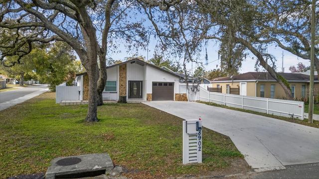 8902 N HAMNER AVENUE, Tampa, FL 33604