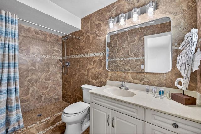 8902 N HAMNER AVENUE, Tampa, FL 33604