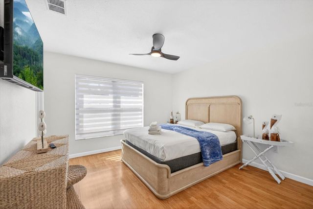 8902 N HAMNER AVENUE, Tampa, FL 33604