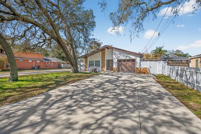 8902 N HAMNER AVENUE, Tampa, FL 33604