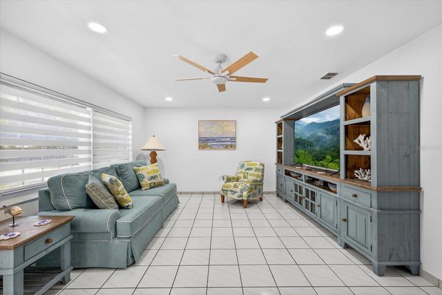 8902 N HAMNER AVENUE, Tampa, FL 33604