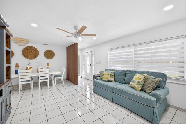 8902 N HAMNER AVENUE, Tampa, FL 33604
