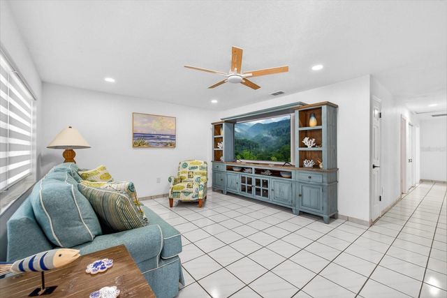 8902 N HAMNER AVENUE, Tampa, FL 33604