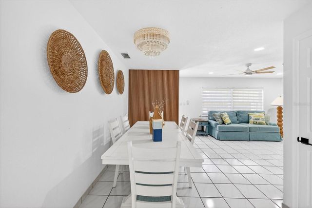 8902 N HAMNER AVENUE, Tampa, FL 33604