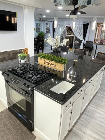 2313 Thomas St, Ceres, CA 95307