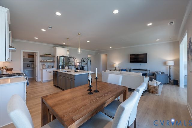 8693 Hope Farm Ln, Mechanicsville, VA 23111