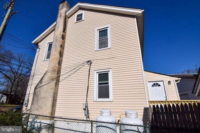 1071 W BRISTOL RD, Warminster, PA 18974