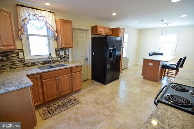 1071 W BRISTOL RD, Warminster, PA 18974