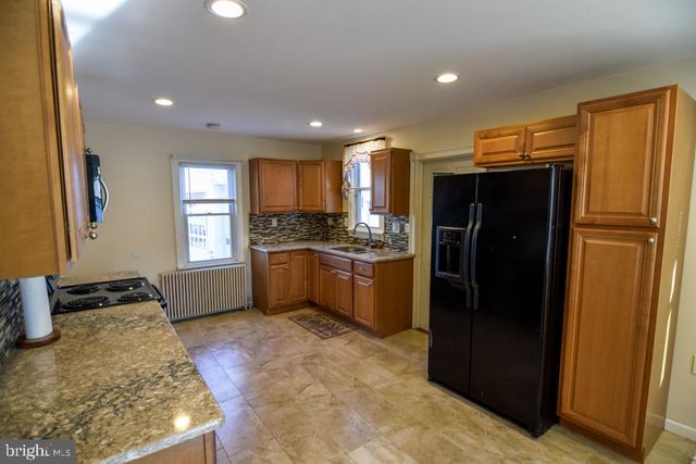 1071 W BRISTOL RD, Warminster, PA 18974