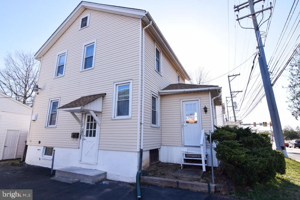 1071 W BRISTOL RD, Warminster, PA 18974