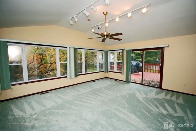 6 Heather Lane, Middlesex, NJ 08846