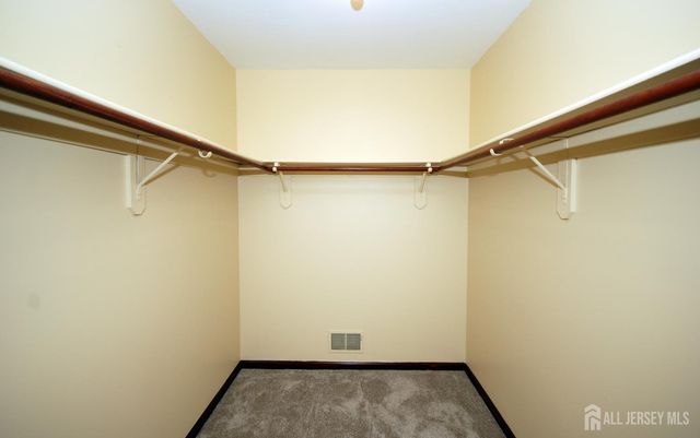 6 Heather Lane, Middlesex, NJ 08846