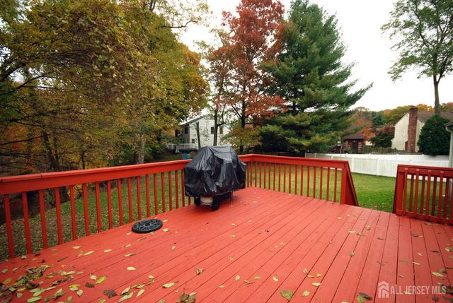6 Heather Lane, Middlesex, NJ 08846