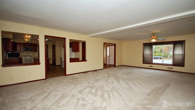 6 Heather Lane, Middlesex, NJ 08846