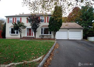 6 Heather Lane, Middlesex, NJ 08846