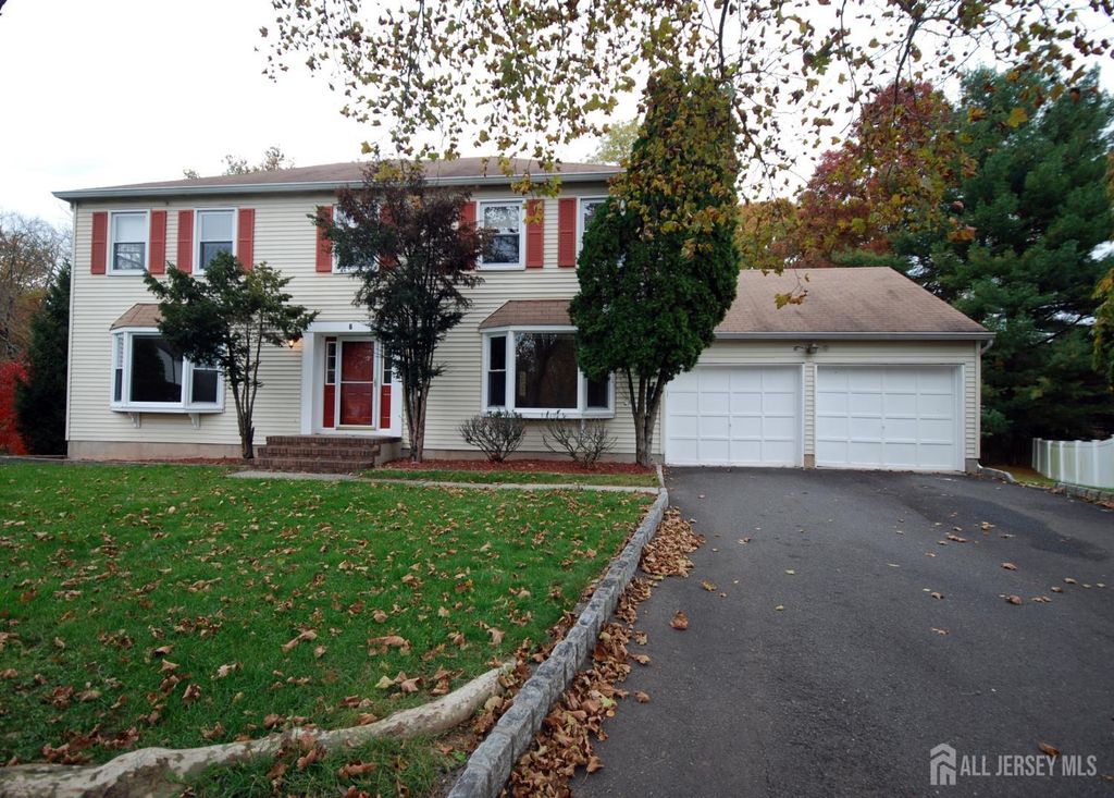 6 Heather Lane, Middlesex, NJ 08846