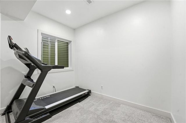 8050 NE 100th Terrace, Kansas City, MO 64157