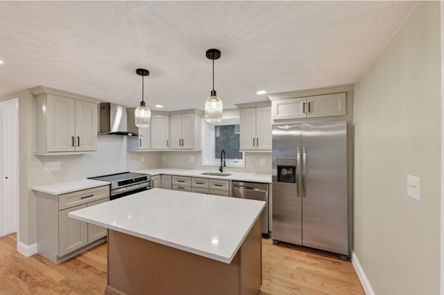 18 Elbridge Rd, Auburn, MA 01501