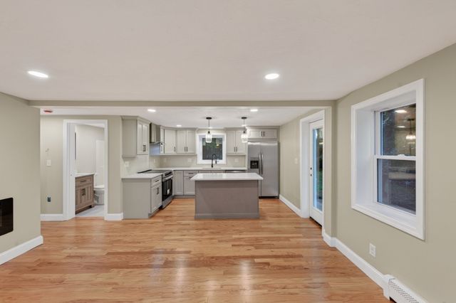 18 Elbridge Rd, Auburn, MA 01501