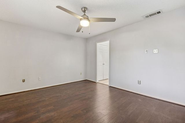 9600 Royal Lane 201, Dallas, TX 75243