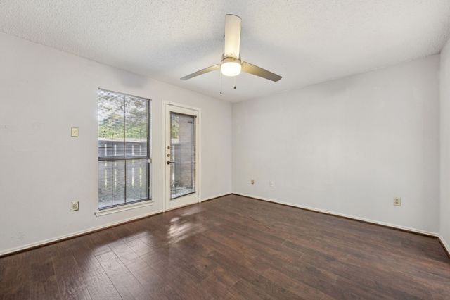 9600 Royal Lane 201, Dallas, TX 75243