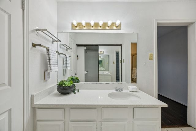 9600 Royal Lane 201, Dallas, TX 75243