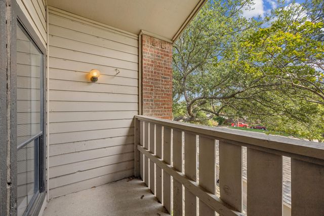 9600 Royal Lane 201, Dallas, TX 75243