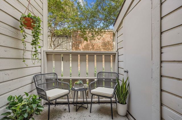 9600 Royal Lane 201, Dallas, TX 75243