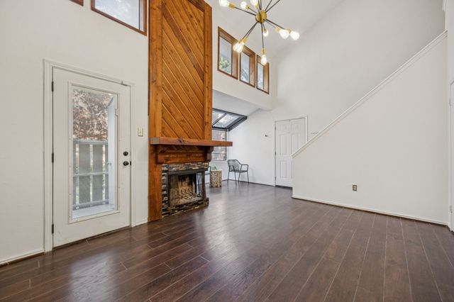 9600 Royal Lane 201, Dallas, TX 75243