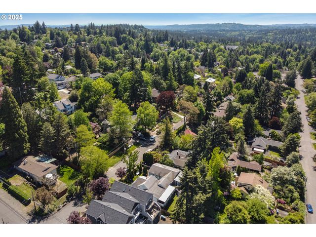 8921 Sw 7TH Ave, Portland, OR 97219