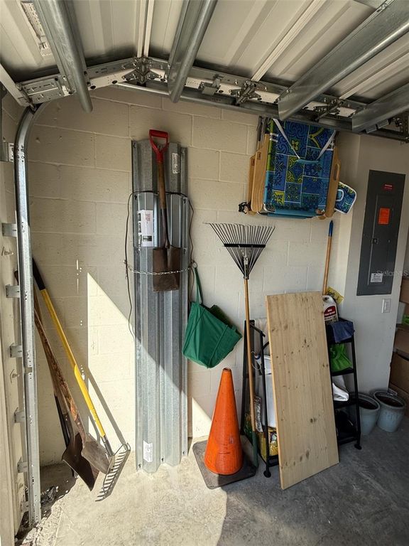 Image 47 of property listing at 2536 MARTON OAK BOULEVARD, North Port, FL 34289