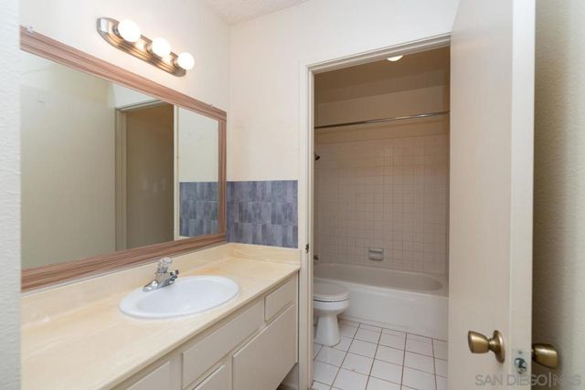 10247 Caminito Covewood, San Diego, CA 92131