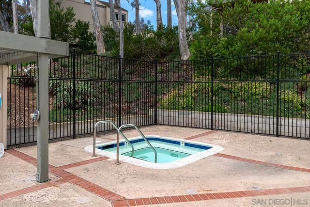 10247 Caminito Covewood, San Diego, CA 92131