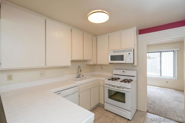 10247 Caminito Covewood, San Diego, CA 92131