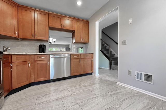 57 Yorkshire Terrace, Washingtonville, NY 10992
