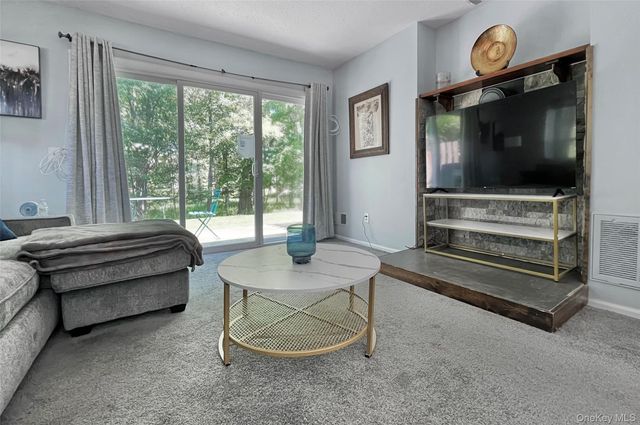 57 Yorkshire Terrace, Washingtonville, NY 10992