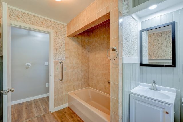 24 Causeway Terrace, Leominster, MA 01453