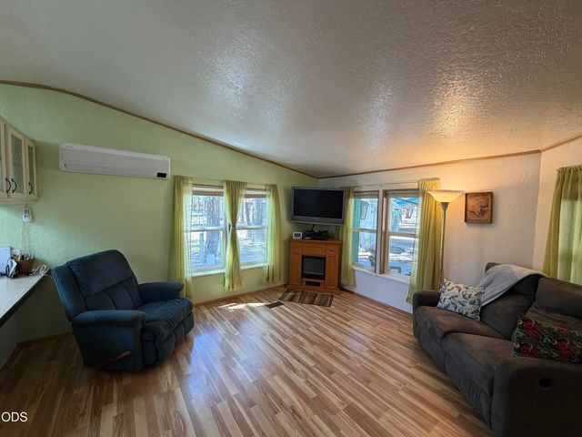 16160 Mountain Sheep Lane, Bend, OR 97707