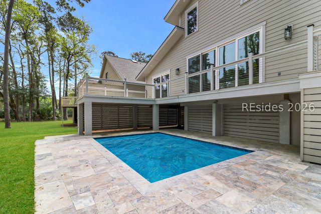 72 Lawton Rd, Hilton Head Island, SC 29928