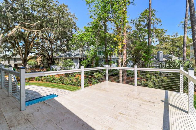 72 Lawton Rd, Hilton Head Island, SC 29928