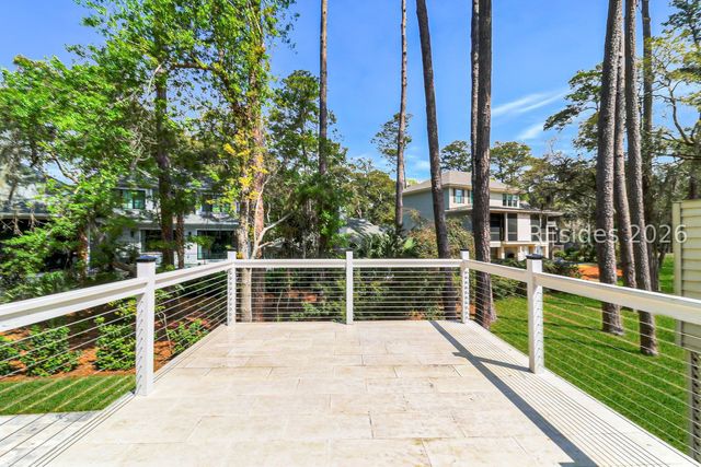 72 Lawton Rd, Hilton Head Island, SC 29928