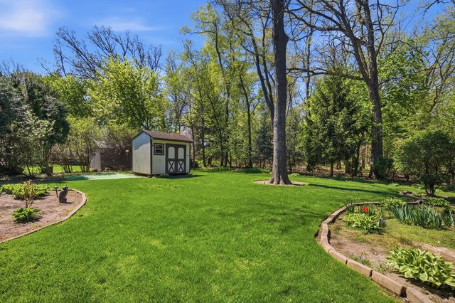 1320 Yellowstone Parkway, Algonquin, IL 60102
