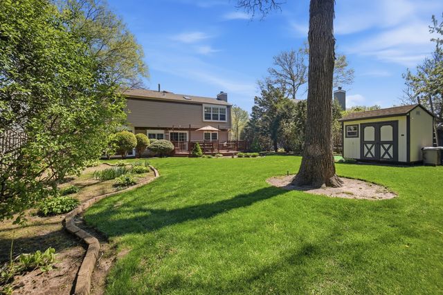 1320 Yellowstone Parkway, Algonquin, IL 60102
