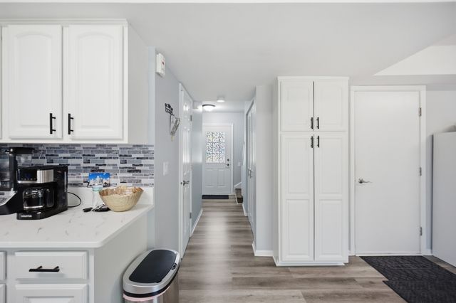 1320 Yellowstone Parkway, Algonquin, IL 60102