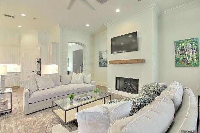 413 Longmeadow Dr, Baton Rouge, LA 70810