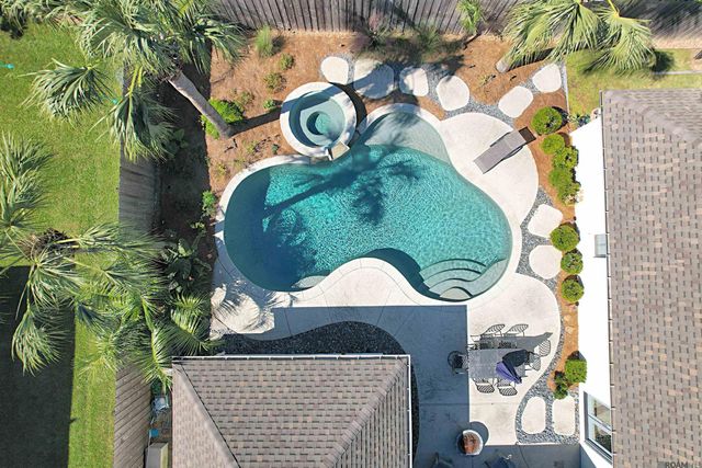 413 Longmeadow Dr, Baton Rouge, LA 70810