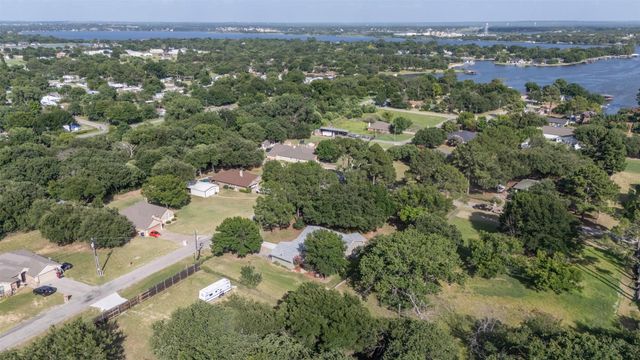 4110 Arrowhead Lane, Granbury, TX 76049