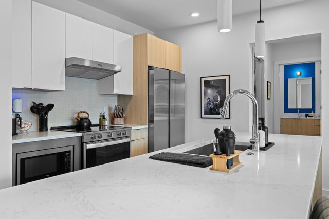 635 7th Ave S Apt 417, Nashville, TN 37203